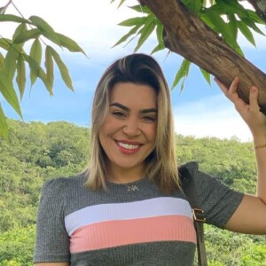 Naiara Azevedo não se intimidou ao mostrar foto do corpo antes da fama