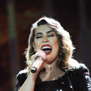 Naiara Azevedo mudou radicalmente o visual