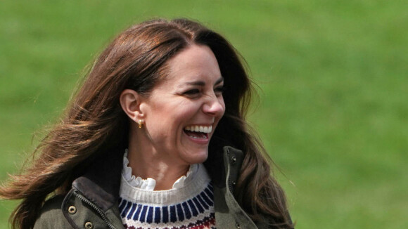 Kate Middleton usa tricô sustentável em look: peça de R$ 1,4 mil é a cara do outono. Detalhes!