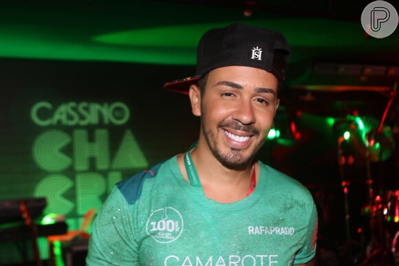 Carlinhos Maia cutucou Felipe Neto por jogar futebol na pandemia: 'Posso cometer erros, mas o mau-caratismo de apontar o dedo pro outro quando meu telhado é de vidro, esse não'