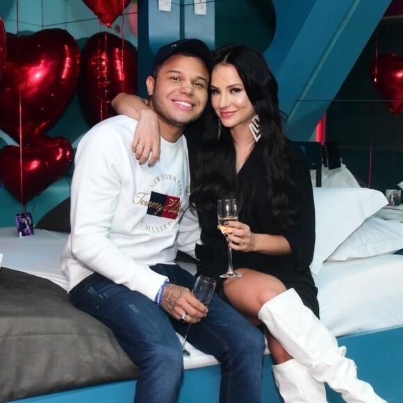 Gabi Martins se defende de críticas após surpresa para Tierry: 'Me deixem ser feliz'