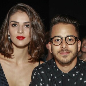 Mulher de Junior Lima fica surpresa com tamanho da barriga e ganha carinho do cantor. Vídeo!