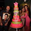 Anitta foi vista pela primeira vez com o novo namorado na comemoração do seu aniversário de 28 anos
