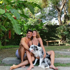 Mariana Goldfarb e Cauã Reymond levam vida em meio à natureza e próximos dos animais