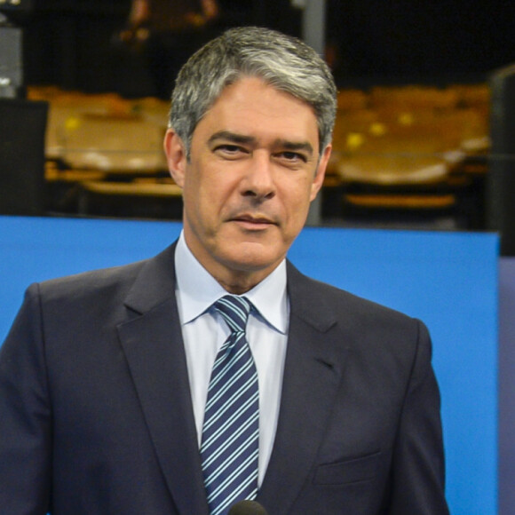 William Bonner movimentou a web com visual barbudo