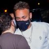 Neymar, ex-BBB Gilberto, Munik Nunes, Flay e mais famosos são flagrados na saída do restaurante Paris 6, em São Paulo, na noite desta segunda-feira, 24 de maio de 2021