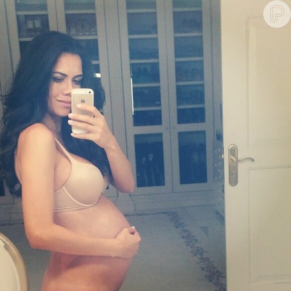 Daniela Albuquerque está grávida de seis meses