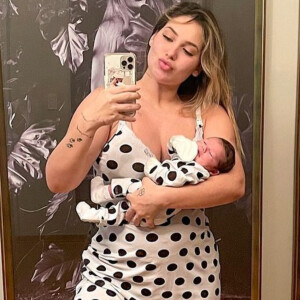 Virgínia Fonseca usa look combinando com o da filha recém-nascida, Maria Alice: 'Pijaminha'