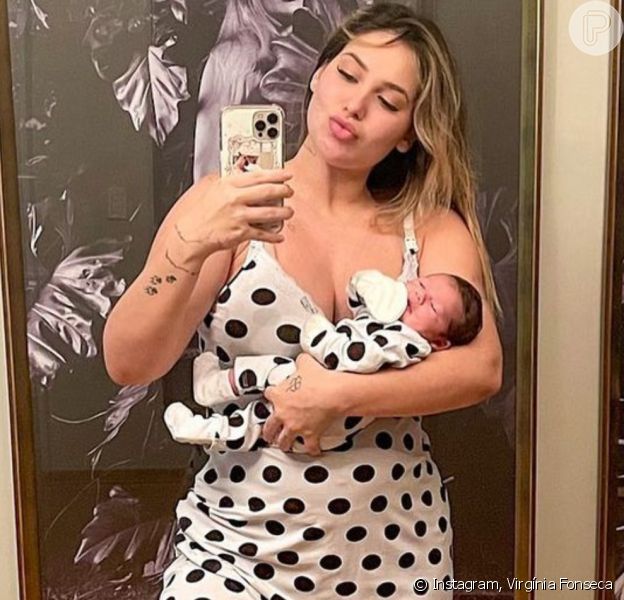 Virg&iacute;nia Fonseca combina camisola com roupinha de Maria Alice: 'Pijaminha  m&atilde;e e filha' - Purepeople