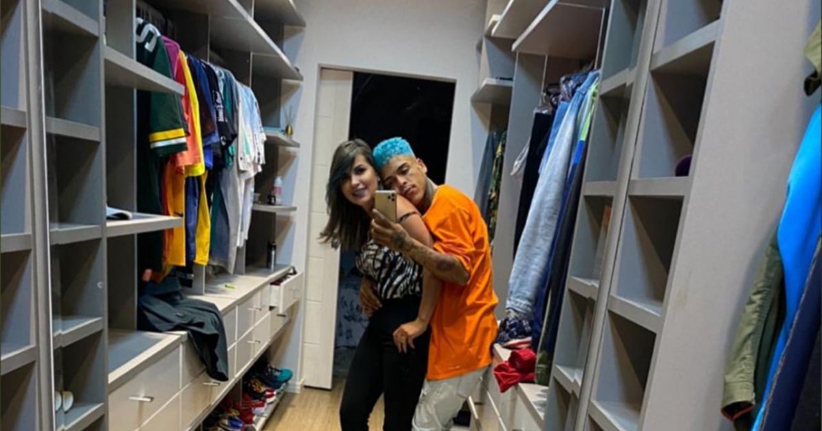 MC Kevin e Deolane Bezerra surgem juntos em foto - Purepeople