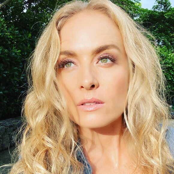 Angélica afirmou que Luciano Huck só vai estrear o programa em 2022