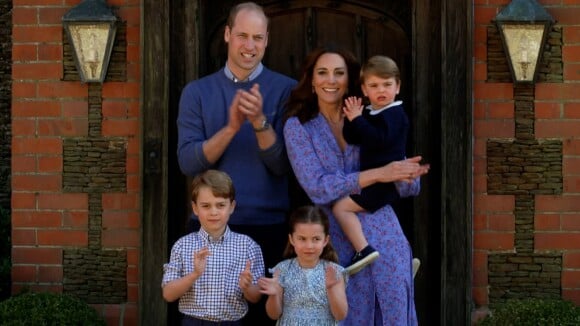 Foto inédita de Príncipe William com os filhos no Dia dos Pais causa suspiros na web