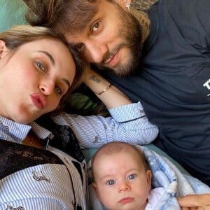 Lucas Lucco e esposa, Lorena Carvalho, compartilham momentos de fofura ao lado do filho Luca, de três meses