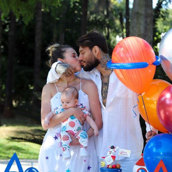 Mulher de Lucas Lucco revela dificuldades após parto do bebê, Luca, de três meses