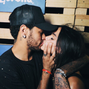 Bruna e Neymar namoraram e terminaram várias vezes entre 2012 e 2018