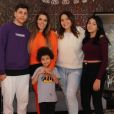 Simony reuniu o noivo, Felipe Rodriguez, e os filhos, Ryan, Aysha, Pyetra e Anthony, ao comemorar 45 anos em 1º de julho de 2021