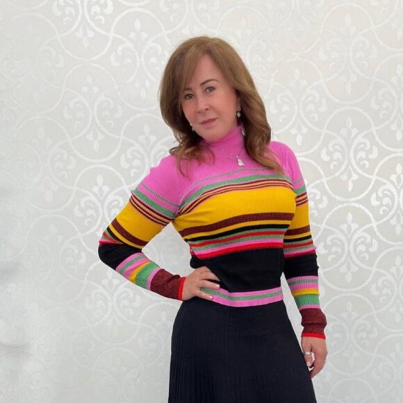 Zilu Camargo motivou fãs com look decotado e clima de 'sextou'