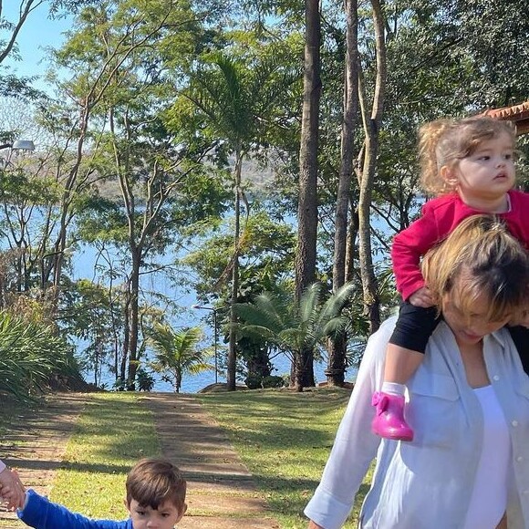 Rafa Kalimann exibiu fotos com a família, porém segue sem falar da separação com Daniel Caon