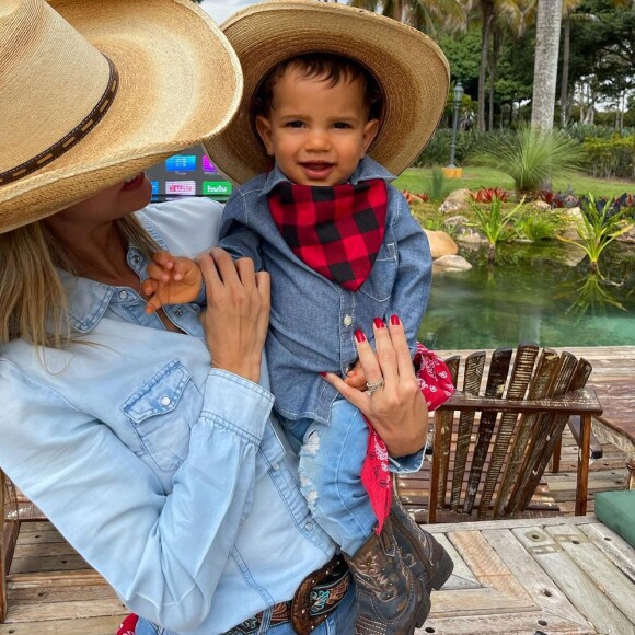 Biah Rodrigues contou que chorou muito quando o filho precisou ser internado