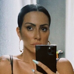 Cleo usou preto em seu look de casamento