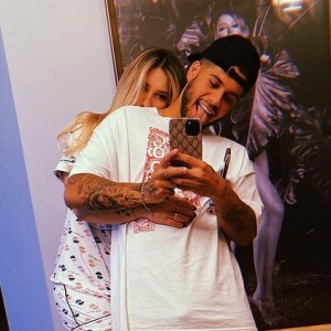 Zé Felipe rebate críticas sobre furos nas orelhas de Maria Alice, de 40 dias: 'Poucas vezes vocês me veem sério aqui'