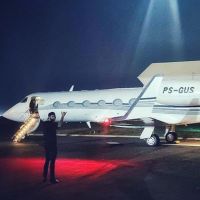 Gusttavo Lima exibe avião de luxo de R$ 180 milhões com nova decoração. Veja fotos!