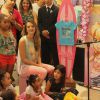 Manu Gavassi se apresentou em uma loja de departamentos da Barra da Tijuca, Zona Oeste do Rio, neste domingo, 23 de novembro de 2014. A cantora e atriz fez um show para crianças, que contou com Juliana Paiva na plateia