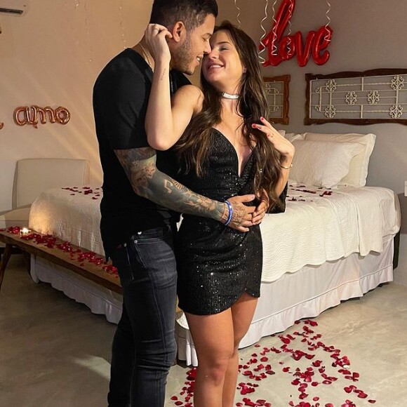 Tierry fez tatuagem do olhar de Gabi Martins em seu antebraço, 3 meses após início do namoro