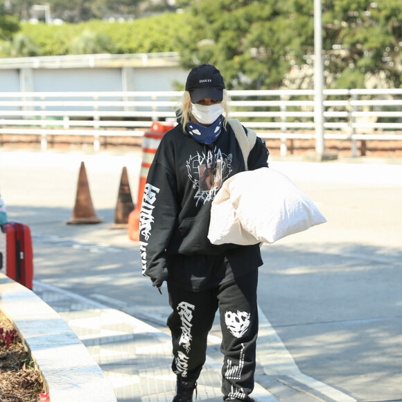 Luísa Sonza não confirmou, mas ela teria ficado mais de duas horas no telefone com o ex