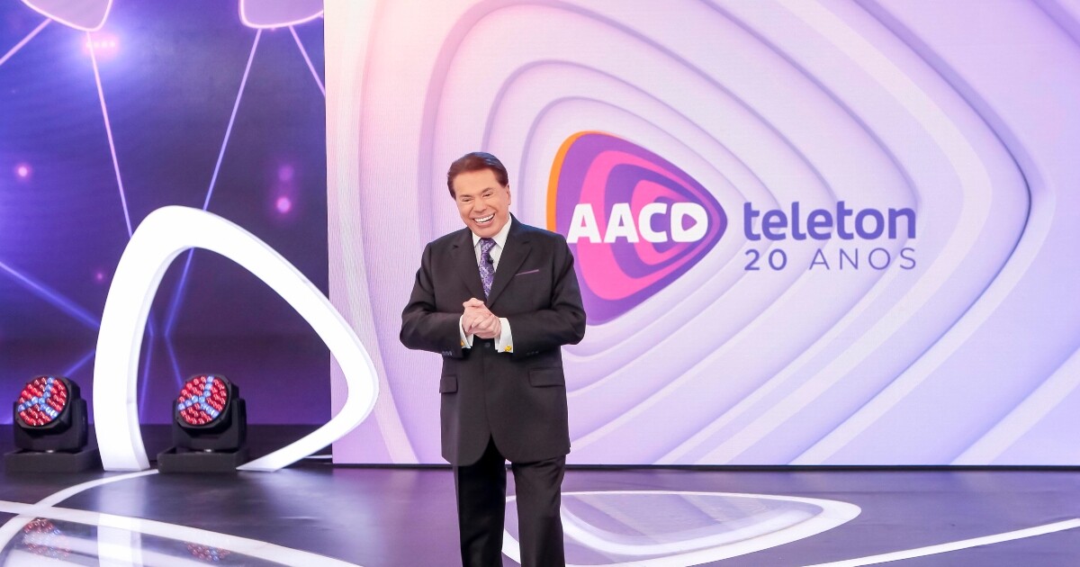 Roque, histórico assistente do programa Silvio Santos, é diagnosticado com  Covid-19