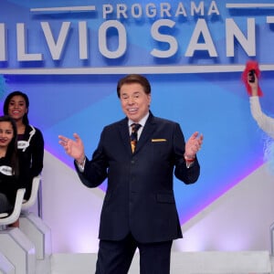 Silvio Santos se manteve humorado durante todo o período no hospital 