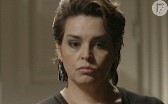Beatriz (Suzy Rêgo) resolve ajudar Leonardo (Klebber Toledo) depois de vê-lo morando na rua e pedindo esmolas, em 'Império, em 4 de dezembro de 2014