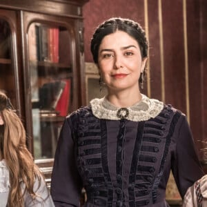 Novela 'Nos Tempos do Imperador': filha de Pedro (Selton Mello), Leopoldina (Melissa Nóbrega) mostra preferência por Luísa (Mariana Ximenes) e abala a mãe, Teresa (Letícia Sabatella)