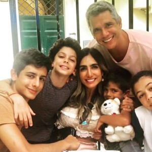 Marcio Garcia costuma mostrar a família reunida para assistir o 'The Voice Kids'
