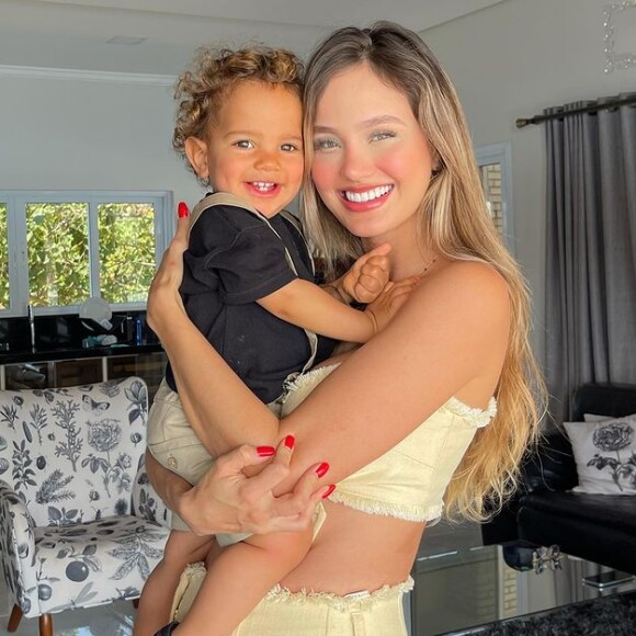 Biah Rodrigues explicou que decidiu sair um pouco também por causa do filho, Theo, que estava com saudade do pai