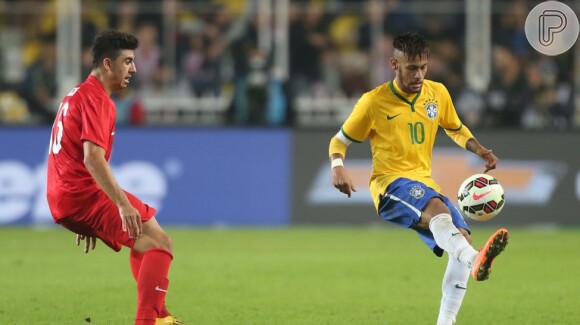 Neymar já é o sétimo artilheiro do Brasil com 42 gols em 50 jogos