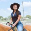 Nesta segunda-feira (20), Larissa Manoela superou seu trauma e andou em um cavalo