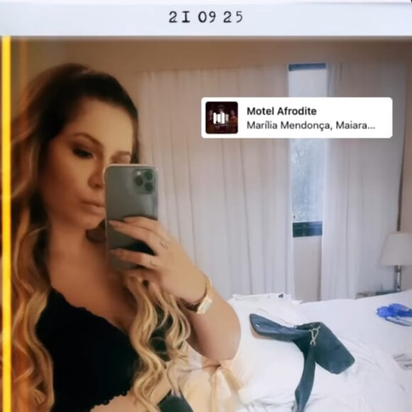 Lingerie de Marília Mendonça tem hot pants e sutiã de renda