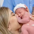 Filha de Lorena Improta e Léo Santana, Liz nasceu neste domingo, 26 de setembro de 2021