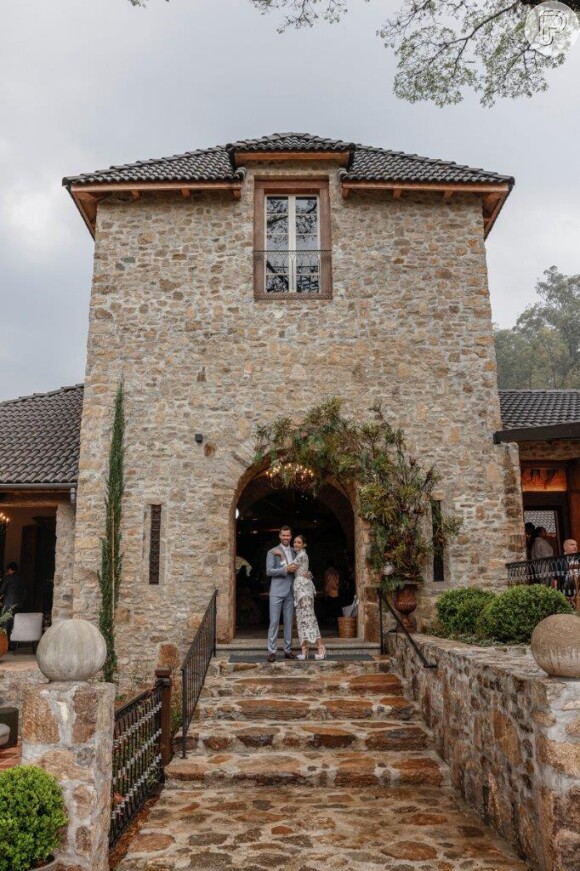 Casamento de Carol Celico teve inspiração em campo na Toscana, Itália