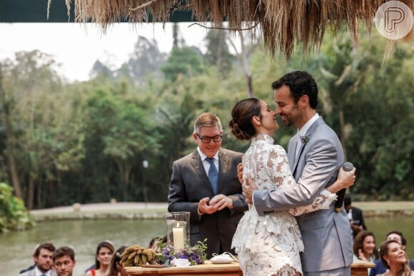 Segunda cerimônia de casamento de Carol Celico e Eduardo Scarpa foi no interior de São Paulo