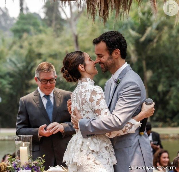 Carol Celico e Eduardo Scarpa casaram pela segunda vez no sábado (25) após cerimônia religiosa intimista no início do mês