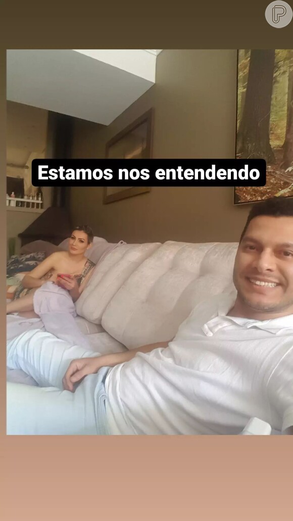 Thiago Lopes posta foto com Andressa Urach e explica que os dois estão se resolvendo