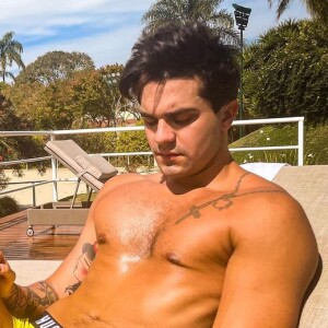 Luan Santana vem chamando atenção pelo corpo mais fino e maior quantidade de músculos