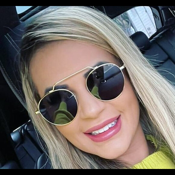 Deolane Bezerra, viúva de MC Kevin, estava banida do Instagram após ostentar viagens e luxos mesmo após a proibição da OAB