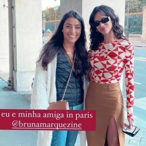 Bruna Marquezine usa saia longa e fendada com body geométrico