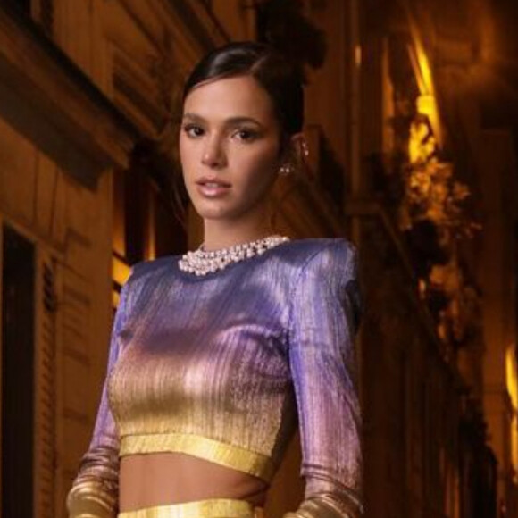 Moda de Bruna Marquezine em Paris teve calçados cheios de personalidade