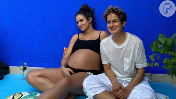 Lan Lanh se impressiona com tamanho da barriga de Nanda Costa, da gravidez das gêmeas