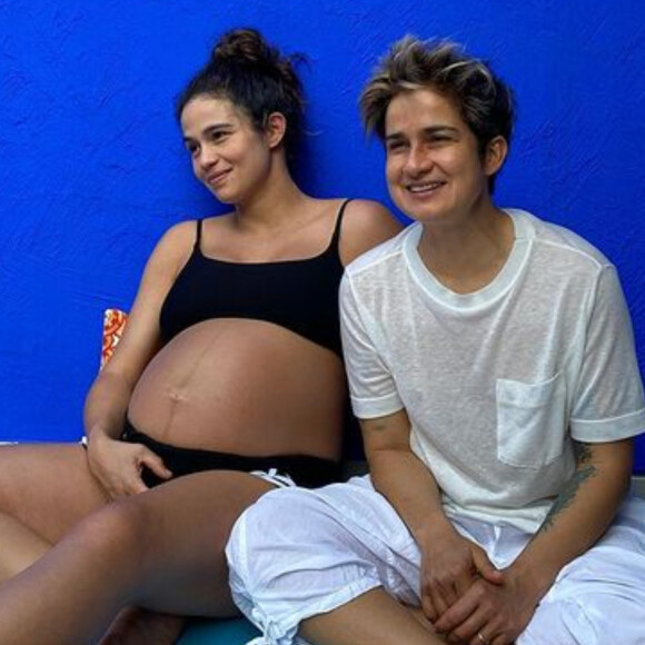 Lan Lanh se impressiona com tamanho da barriga de Nanda Costa, da gravidez das gêmeas