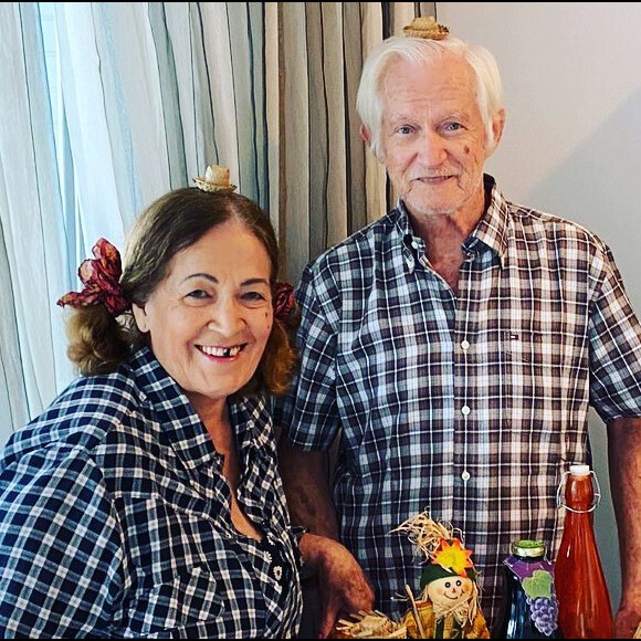 Angélica agradeceu mensagens de apoio após o pai sofrer um AVC